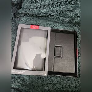 Tumi Black Leather Rotating Folio Case For Ipad Air 2 NWT